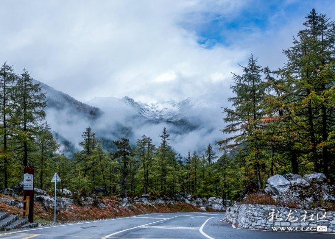 太原:逆向行驶太危险 安全骑行记心间