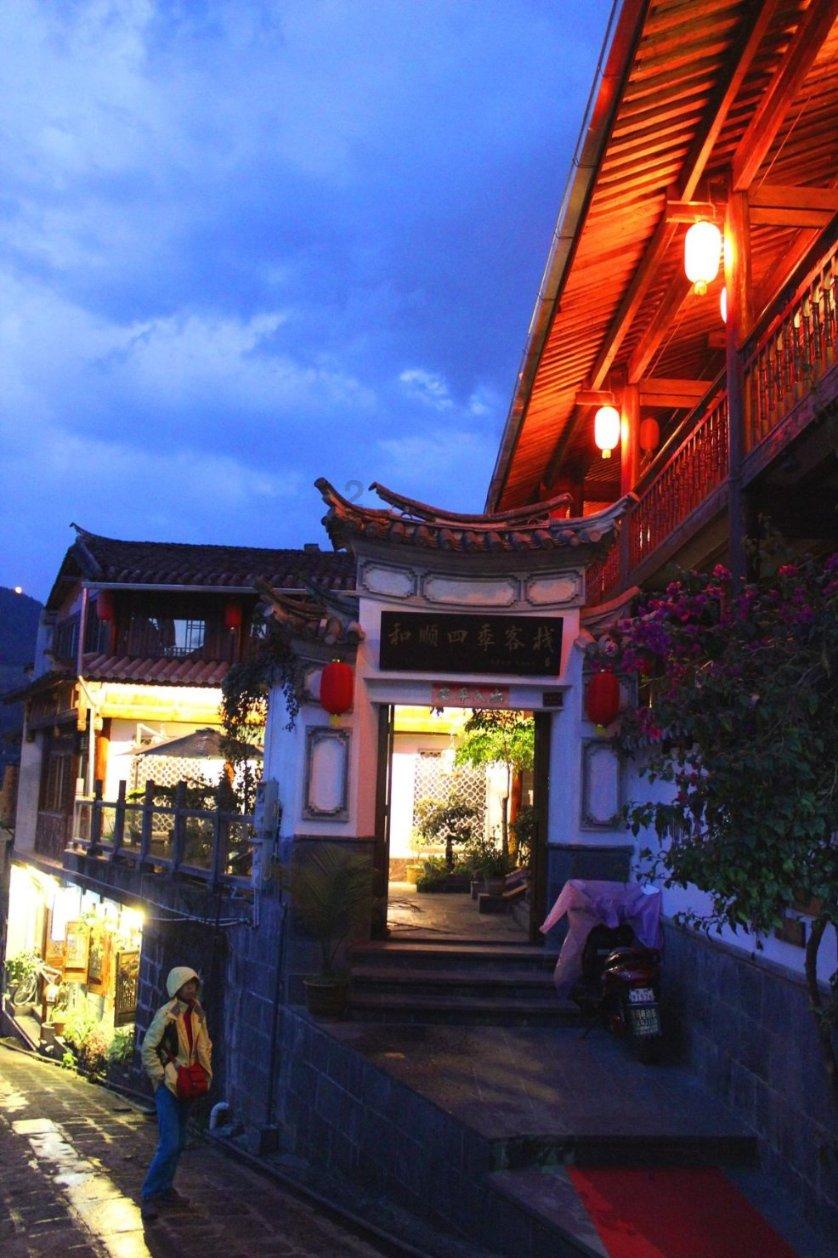 连接正负极